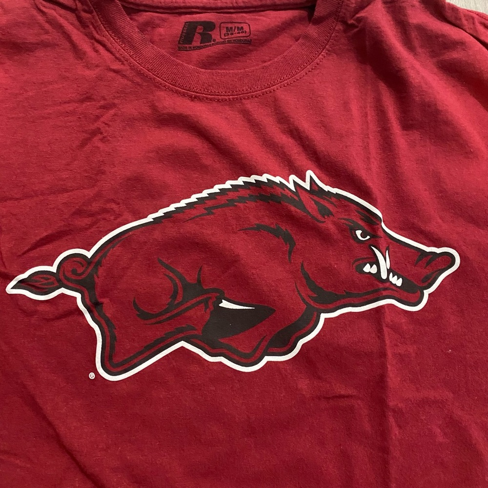 Russell Athletic Arkansas Razorbacks T-Shirt Size M Color Maroon NWOT - Picture 2 of 3